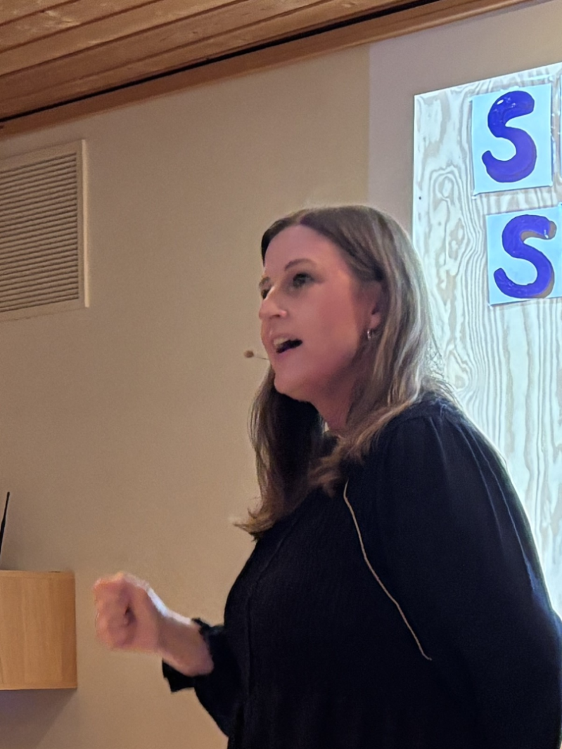 Fjellhamar skole ved rektor Marianne Egeberg Kolobekken.